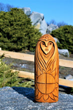 Load image into Gallery viewer, Sunna statue, Sol Norse Goddess, norse gods, viking statue, norse goddess, norse pagan