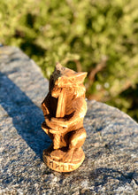 Load image into Gallery viewer, fenrir statue