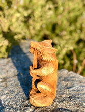 Load image into Gallery viewer, fenrir statue