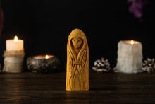 Load image into Gallery viewer, frigg statue