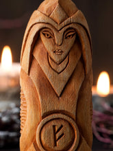 Load image into Gallery viewer, freyja statue
