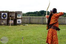 Load image into Gallery viewer, Traditional archery back leather quiver "Foxy"