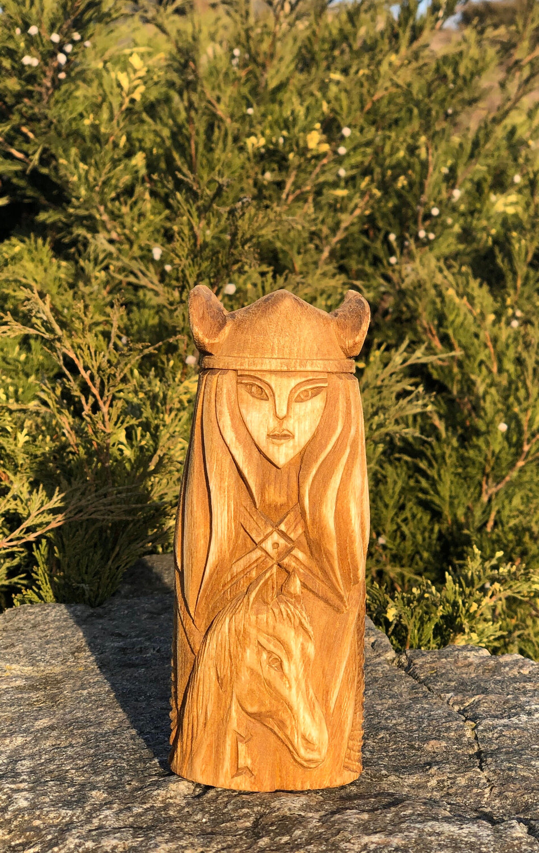 Gna Norse Goddess statue